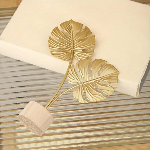 Elegant Metal Tree Leaf Wall Art – Stylish Home Decor