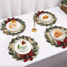 🎄✨ Vintage Wreath Christmas Placemats – 4 PCS Round Non-Slip Table Mats